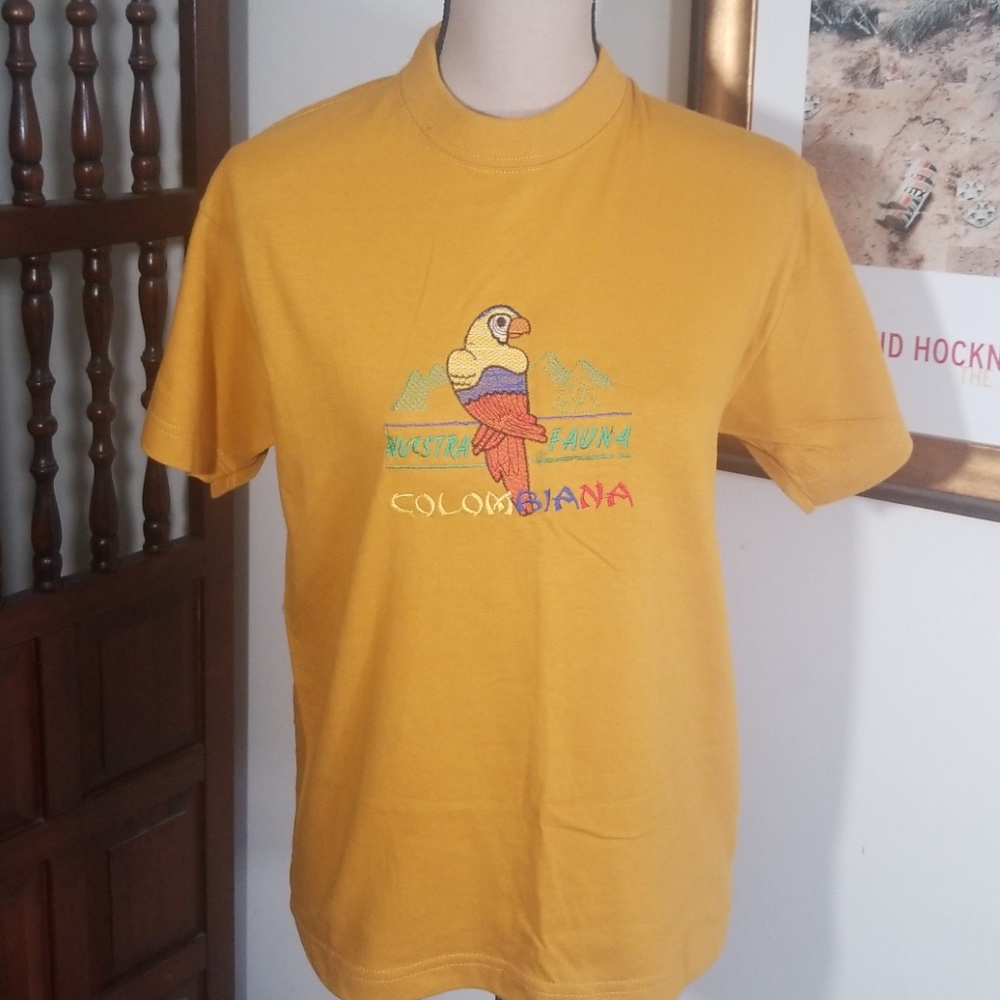 SportSanti Colombian tee shirt short sleeve Size S